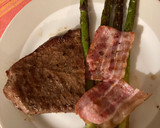 Foto del paso 7 de la receta: Espárragos grillados con tocino y Bife.