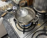 Foto del paso 4 de la receta: 506. Sopa de espinacas y almendras con gambas, manzana y huevos de codorniz (entrante)