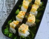 Foto langkah ke 7 dari resep Tamago Sushi ala rumahan.