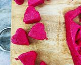एग्ग्लेस हिडन हार्ट केक Eggless hidden heart cake recipe in Hindi ) रेसिपी चरण 3 फोटो