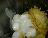 A picture of step 2 of Pineapple banana smoothie.