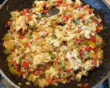 Foto del paso 6 de la receta: Burritos con pimientos y huevo 🌯🌯