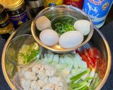 รูปขั้นตอนการทำที่ 1 ของ ผัดผงกระหรี่ ปูก้อน ลูกชิ้นปลาภูเก็ต