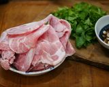 減醣泰式酸辣梅花肉片香菜溫沙拉的食譜步驟2照片