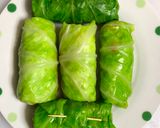 Hình bước làm 2 của món Bắp cải cuộn thịt băm kiểu Nhật