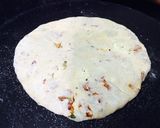 A picture of step 3 of Mixed vegetables stuff paneer paratha.