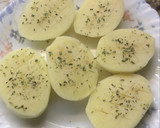 Foto del paso 2 de la receta: Merluza con salsa verde y patatas pizza