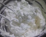 Foto langkah ke 2 dari resep Butter cream kokoh, milky cuma 20 menit.