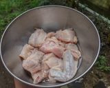 Foto langkah ke 1 dari resep Ayam Goreng Bumbu Kuning.