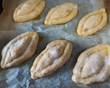 Foto del paso 6 de la receta: Pan o torta de aceite con pasas y nueces de Granada