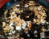Foto del paso 3 de la receta: Arroz seco con fumet de gamba roja