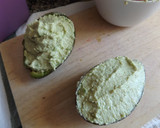 Foto del paso 2 de la receta: Ensalada de aguacate con salmón y palmitos