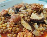 Foto del paso 7 de la receta: Lentejas con choricitos picantones y setas shiitake