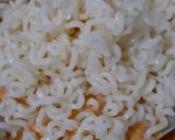 A picture of step 2 of Noodles pakore.