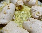Foto del passaggio 5 della ricetta Involtini di petto di pollo con mele