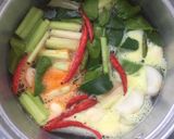 รูปขั้นตอนการทำที่ 1 ของ ต้มยำไก่น้ำข้น
