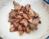 A picture of step 2 of Sweet pork and apple sauce.