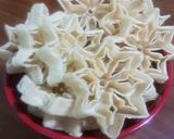 Foto langkah ke 2 dari resep Kembang goyang/Antari renyah gurih.