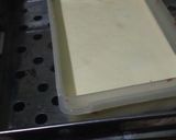 Foto langkah ke 5 dari resep Bolu Kukus Tiga Lapis.