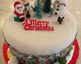 A picture of step 5 of Decorating Your Christmas Cake ⛄️ 🎅🏻.