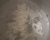A picture of step 4 of Medu Vada sambar.