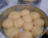 Foto langkah ke 4 dari resep Honey soft bun.