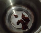 Foto langkah ke 1 dari resep Tamarind Ice Tea (Es Teh Gula Asam).