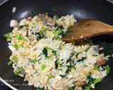 Foto langkah ke 3 dari resep Nasi goreng ikan asin.