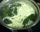 Hình bước làm 2 của món Canh rong biển tép khô nấm kim châm