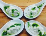 Foto del paso 3 de la receta: Cucharitas de queso azul, pera y nuez con esencia de rúcula