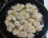 A picture of step 2 of Chicken chilli.