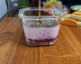 Foto langkah ke 2 dari resep Dragon fruit Chia Pudding.