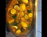 Une image de l'étape 3 de Émincé de porc aux courgettes pommes de terre rattes et curcuma.