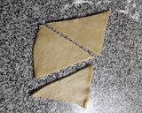 Foto del paso 4 de la receta: Medialunas  fáciles con harina leudante