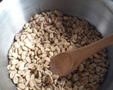 Foto del paso 1 de la receta: Turrón de maní en granos