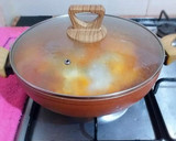 Foto del paso 5 de la receta: Huevos en salsa de tomates y toque de especias