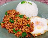 รูปขั้นตอนการทำที่ 3 ของ ผัดกระเพราหมูสับ