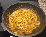 Foto del paso 4 de la receta: Pasta (espaguetis) con sofrito casero