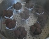 Foto langkah ke 3 dari resep Bolu kukus coklat mekar.