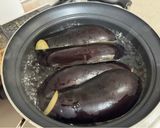 A picture of step 1 of Japanese Aubergine Salad (just boil 👏).