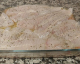 Foto del paso 4 de la receta: Merluza al horno con salmón ahumado, gambas y patatas