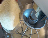 Foto del paso 4 de la receta: Bizcocho de yogur y almendras