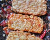 Foto langkah ke 4 dari resep Tempe penyet sambel kencur prihatin,,,,.