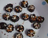 होम मेड चॉकलेट (Home made chocolate recipe in Hindi) रेसिपी चरण 7 फोटो
