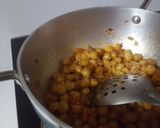 A picture of step 2 of Chickpea soup.