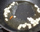 Foto del paso 1 de la receta: Gulas con setas y gambas