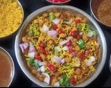 A picture of step 6 of Bengali street-style Ghugni chaat with special moshla.