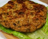 A picture of step 4 of Chicken burgers.