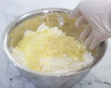Foto langkah ke 1 dari resep Kastengel - Renyah dan Ngeju.