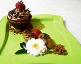 A picture of step 9 of Edible Mug Representing cocoa pudding, caramelized banana Halwa.